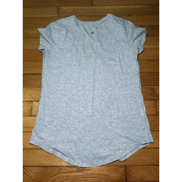 Lululemon Size 4 Love Tee V Neck T Shirt Gray - Picture 3 of 4